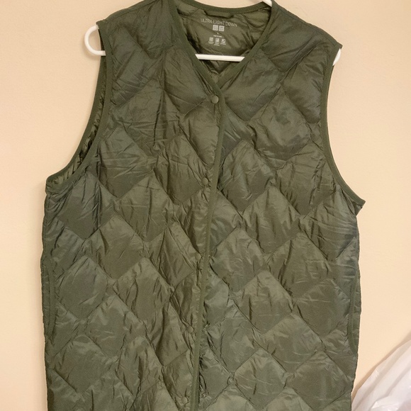 Uniqlo Women's Olive Quilted Vest - Picture 1 of 5